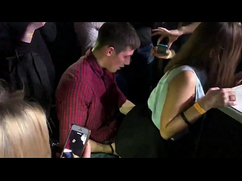 ❤️ Sexo real en una discoteca rusa. Chica rusa de 18 años en el ano y la vagina follada en un club nocturno Video de porno en es.doujin-sexy.ru ❌️